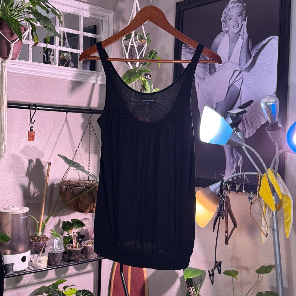 American Eagle Outfitters Black Flowy Tank Top Size M